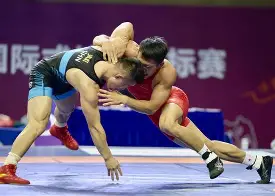 包含摔跤总决赛，漠南闪电队与齐鲁玄武队鏖战，VAR改判成焦点！本土核心状态回升的词条-爱游戏官网体育