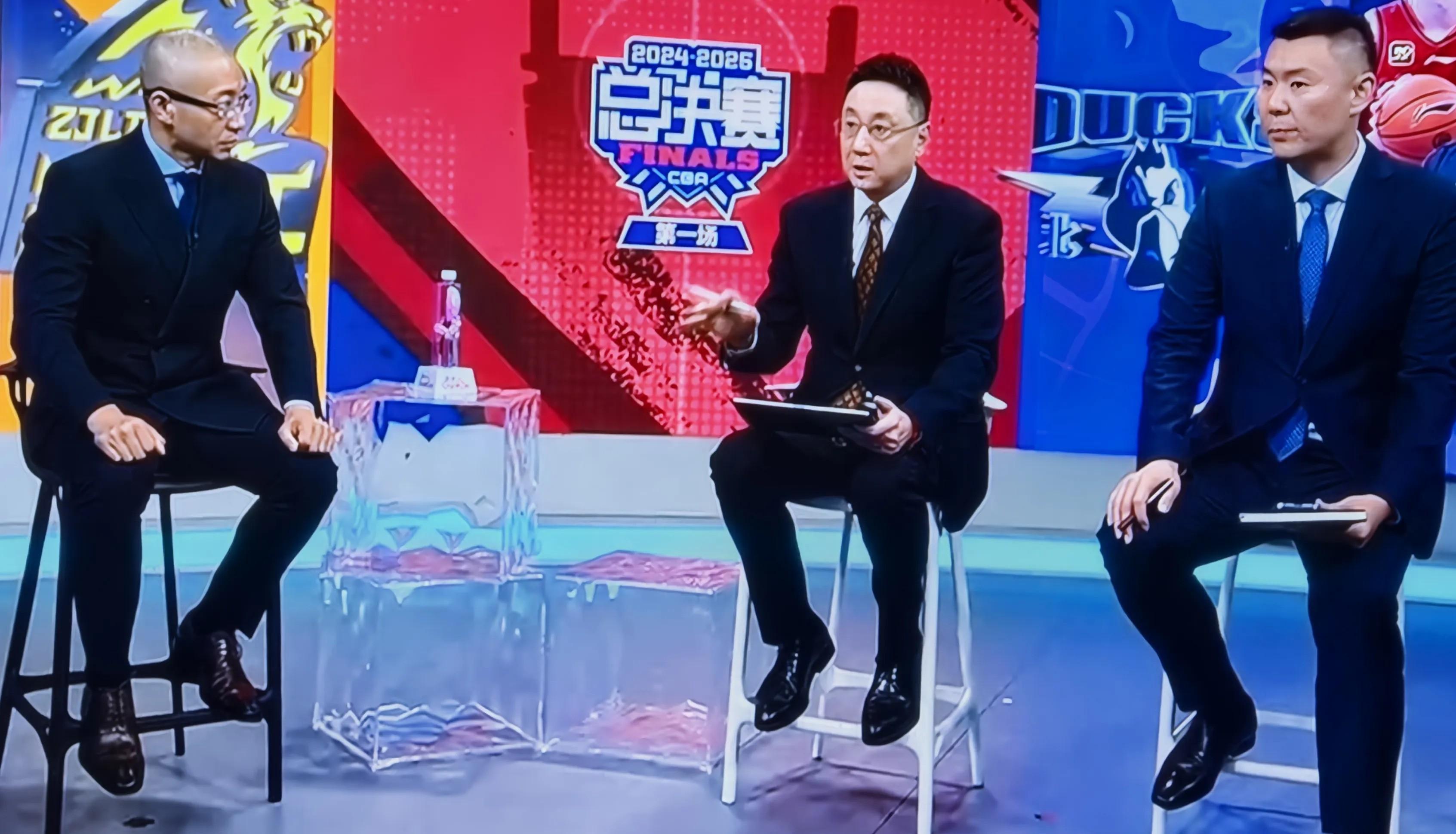 关于关键时刻突围战来临，浙江队围绕NBA常规赛主帅复盘，气氛紧张，更衣室氛围转暖的信息-爱游戏体育官网
