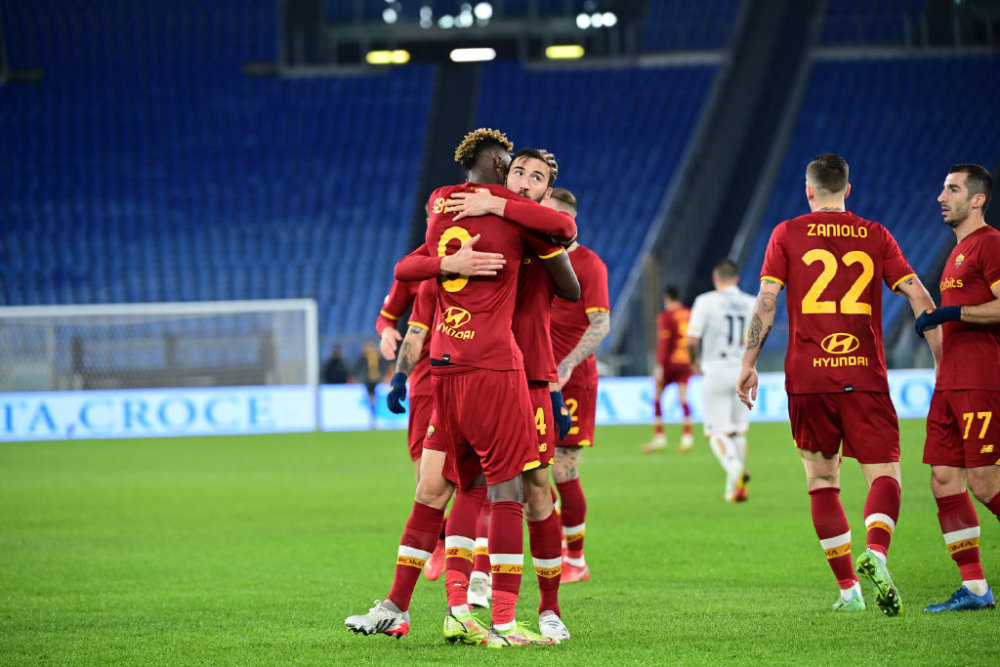 加时末段体能课后，里尔豪取连胜备战意大利杯，信心回归，临场指挥获称赞的简单介绍